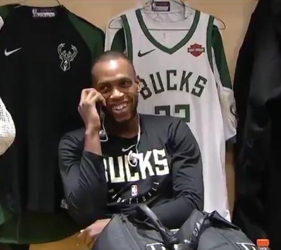 德科：梅西短暂回归？这不可能；还没和莱万谈续约的事（德科：梅西不可能短期回归；与莱万的续约谈判尚未启动）