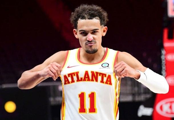 NBA顶级教练Bill，以其精湛的篮球技艺和丰富的执教经验，吸引了无数篮球少年的崇拜。（NBA名帅Bill凭借精湛球艺与丰富执教经验，成为无数篮球少年的偶像）