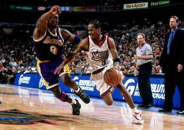 米奇·约翰逊：球队建队根基由文班而起 但他不想做孤胆英雄（米奇·约翰逊：球队以文班为基石，但他不愿做单枪匹马的英雄）