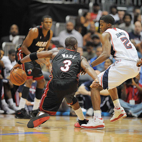 篮板差距！灰熊净胜独行侠20个篮板，其中12个是进攻篮板（灰熊篮板碾压独行侠：净胜20个，其中进攻篮板12个）