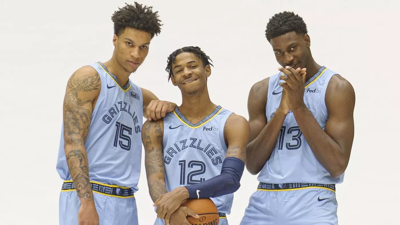 欧冠积分榜分析：小组晋级形势紧张,（欧冠形势解读：各组出线竞争白热化）