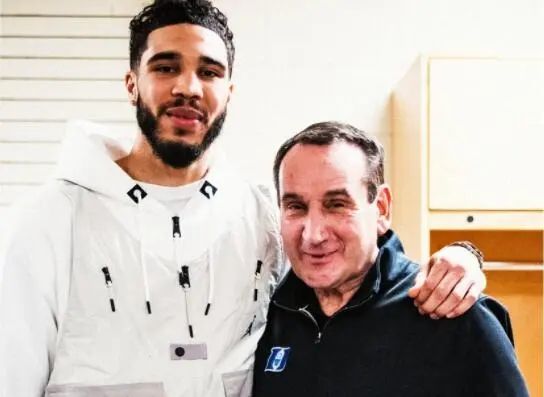 老鹰半场6人得分上双，play-by-play纪元以来队史首次突破（老鹰半场6人得分上双，队史在play-by-play纪元首次达成）