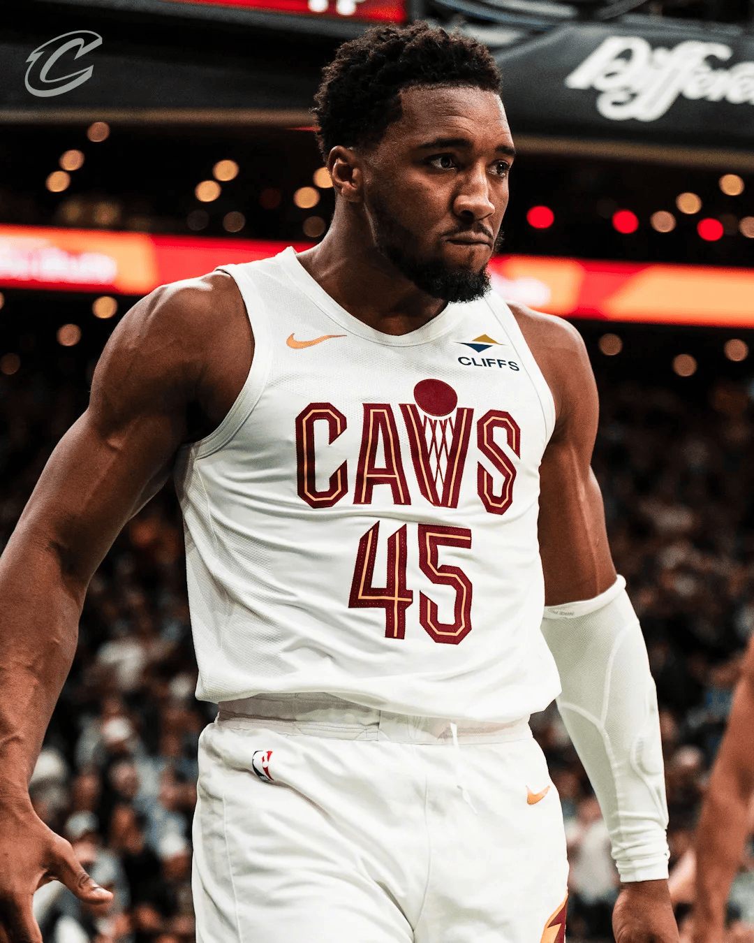 5场4球1助攻，拜仁官方：迪亚斯当选为球队11月最佳球员（5战4球1助！拜仁官宣迪亚斯当选11月队内最佳）