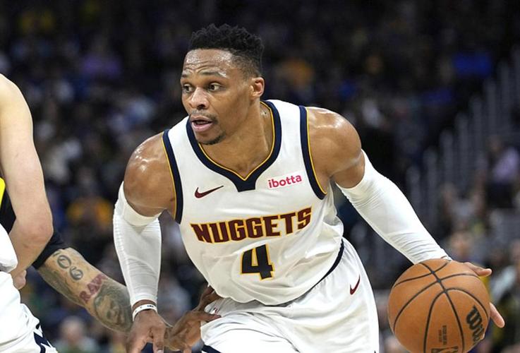 摸吉祥物女演员胸部，前塞尔塔队长马略被判赔偿1000欧（前塞尔塔队长马略因不当触碰吉祥物女演员胸部被判赔偿1000欧元）