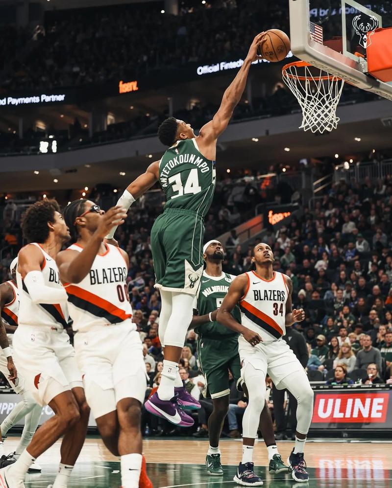 队报盛赞托万：现在他不仅是技术领袖，还是更衣室领袖（《队报》称赞托万：他已是场上技术核心，更是更衣室精神领袖）