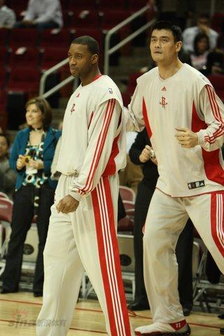 34岁阿联酋国脚奥马尔宣布退役，曾斩获亚洲足球先生（阿联酋国脚奥马尔34岁挂靴，曾获亚洲足球先生）