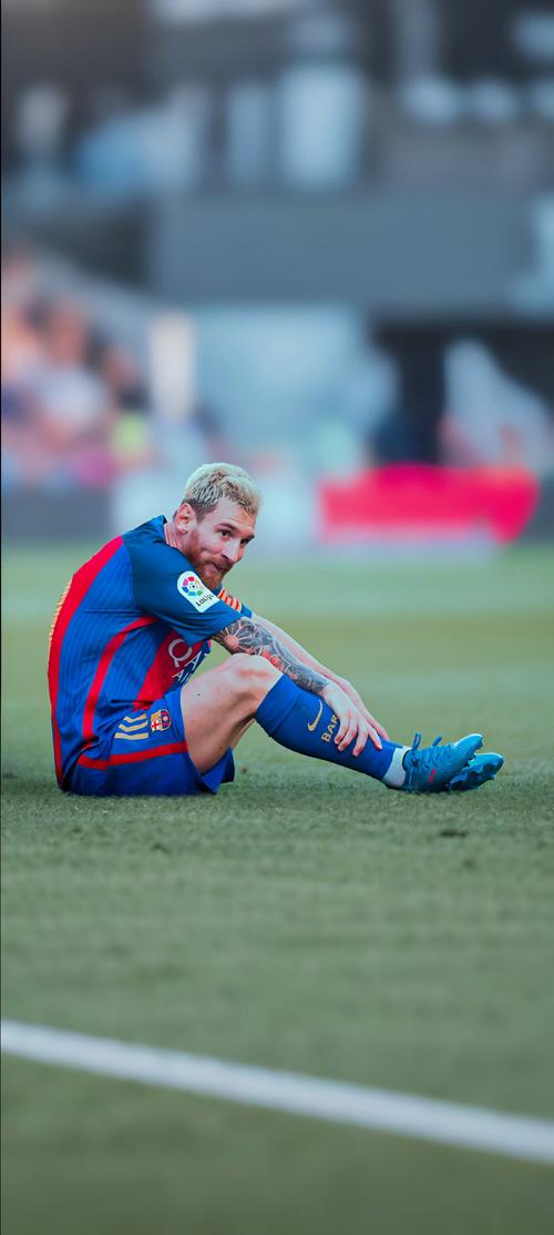 康宁汉姆在活塞12连胜期间，场均贡献30+10+5（活塞豪取12连胜，康宁汉姆场均30分10助攻5篮板）