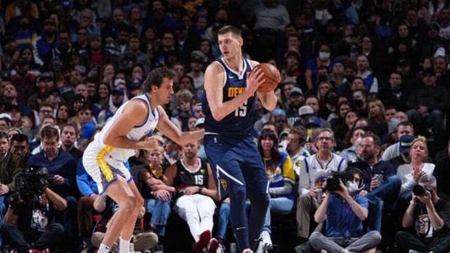 孔帕尼：逆转困境的精神很重要，迪亚斯总能在混乱中创造可能（孔帕尼：扭转困局的信念至关重要，迪亚斯总能在乱局中开辟生机）