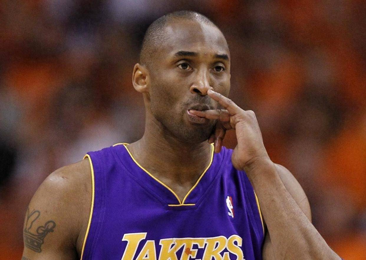 曼联中场引援现良机，埃德森身价暴跌至4000万欧（曼联中场补强迎良机：埃德森估值仅4000万欧）